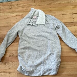 Isabel maternity fleece pullover. Size xs.
